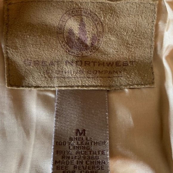 Great Northwest , NEW leather,  suade ,Med , tan, jacket, with belt, excellent - Picture 5 of 6